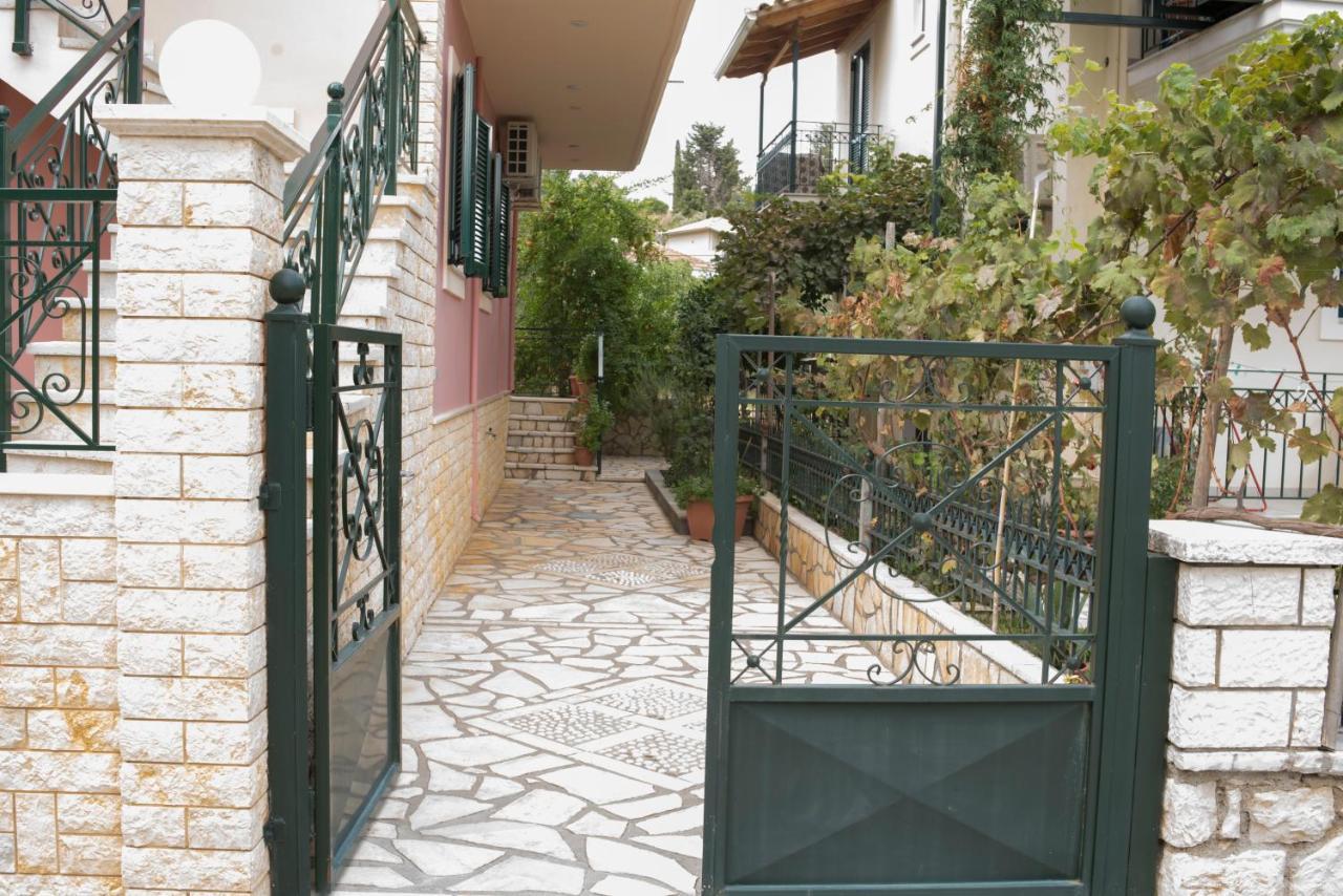 Anna'S Apartments Никиана Екстериор снимка